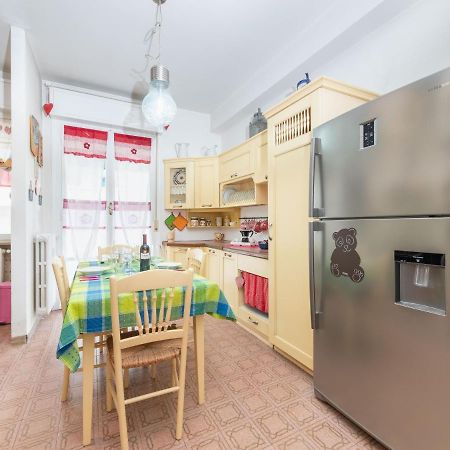 Flaminia Bright & Roomy Apartment Pesaro Bagian luar foto