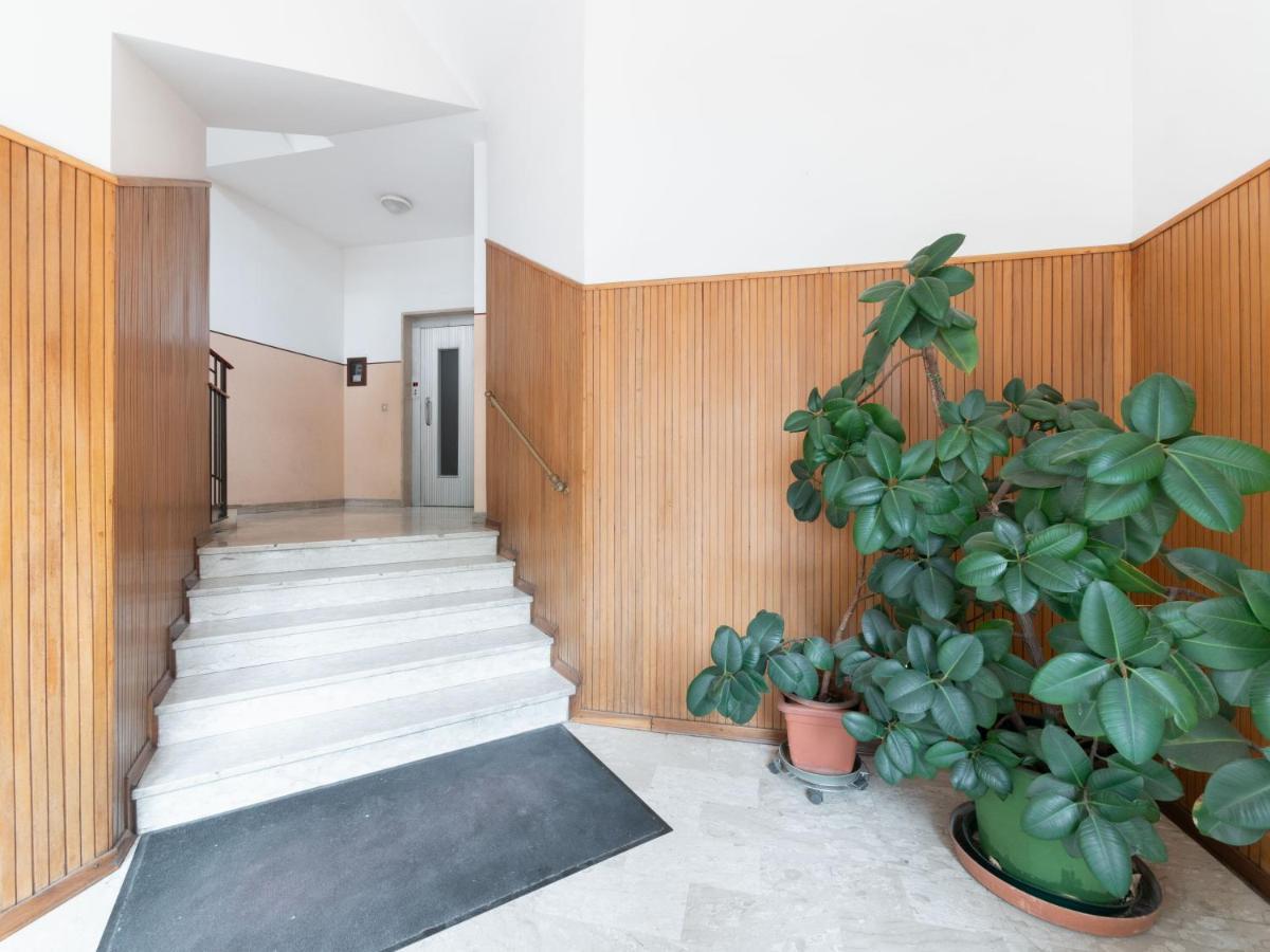 Flaminia Bright & Roomy Apartment Pesaro Bagian luar foto